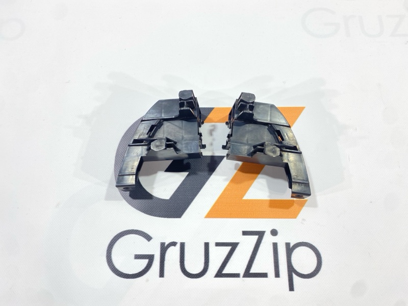 Крепление бампера Toyota Land Cruiser UZJ200W 2UZ-FE 2008 заднее (б/у)