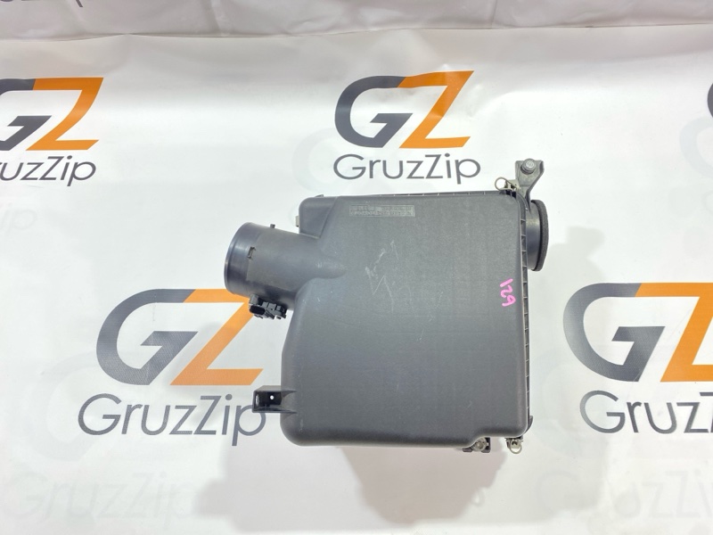 Корпус воздушного фильтра Toyota Land Cruiser UZJ200W 2UZ-FE 2008 (б/у)