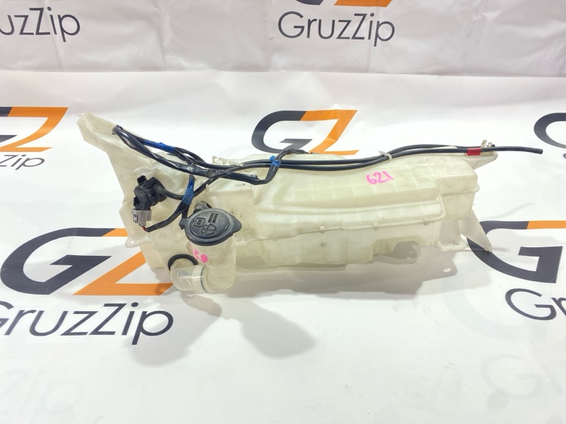 Бачок стеклоомывателя Toyota Land Cruiser UZJ200W 2UZ-FE 2008 (б/у)