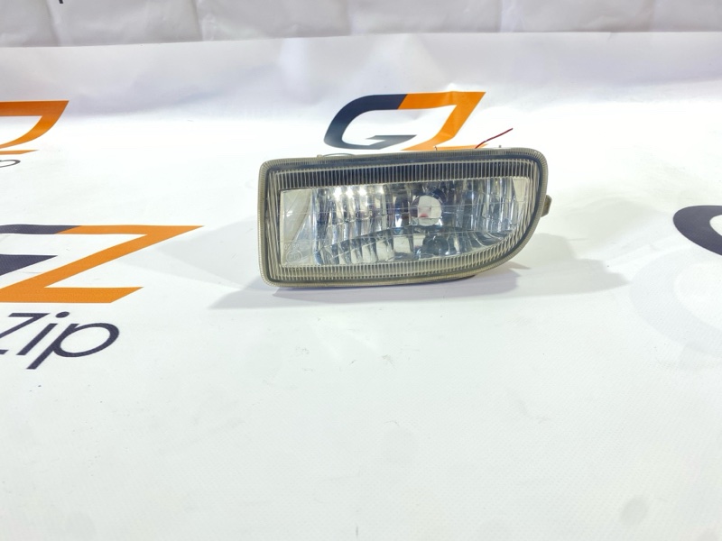 Фара противотуманная Toyota Land Cruiser UZJ100W 2UZ-FE 1999 левая (б/у)