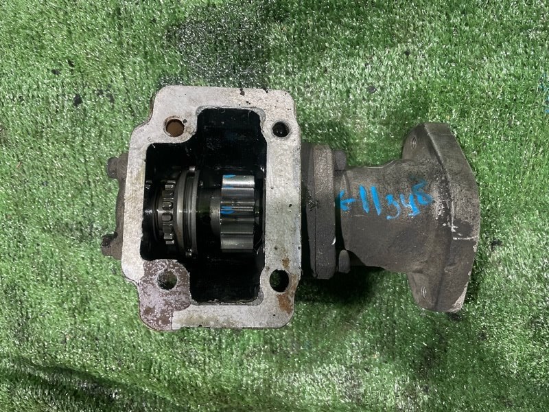 Редуктор отбора мощности (ПТО) Nissan Diesel Condor MK25A FE6 2004 (б/у)
