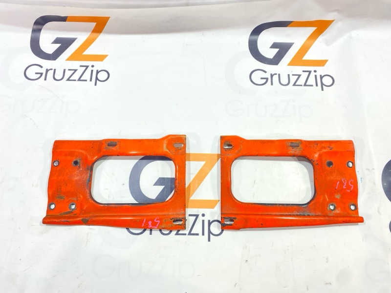 Крепление бампера Nissan Diesel Big Thumb CG48 GE13T 2004 переднее (б/у)