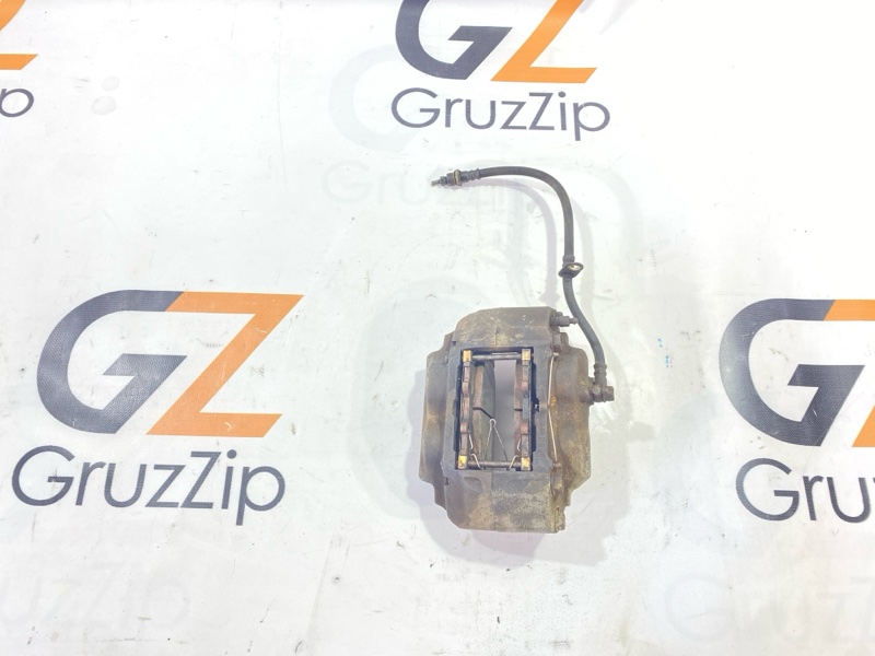 Суппорт Toyota Land Cruiser Cygnus UZJ100W 2UZ-FE 1999 передний левый (б/у)