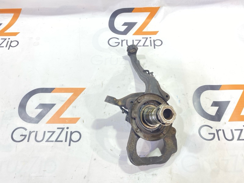 Цапфа Toyota Land Cruiser Cygnus UZJ100W 2UZ-FE 1999 передняя левая (б/у)