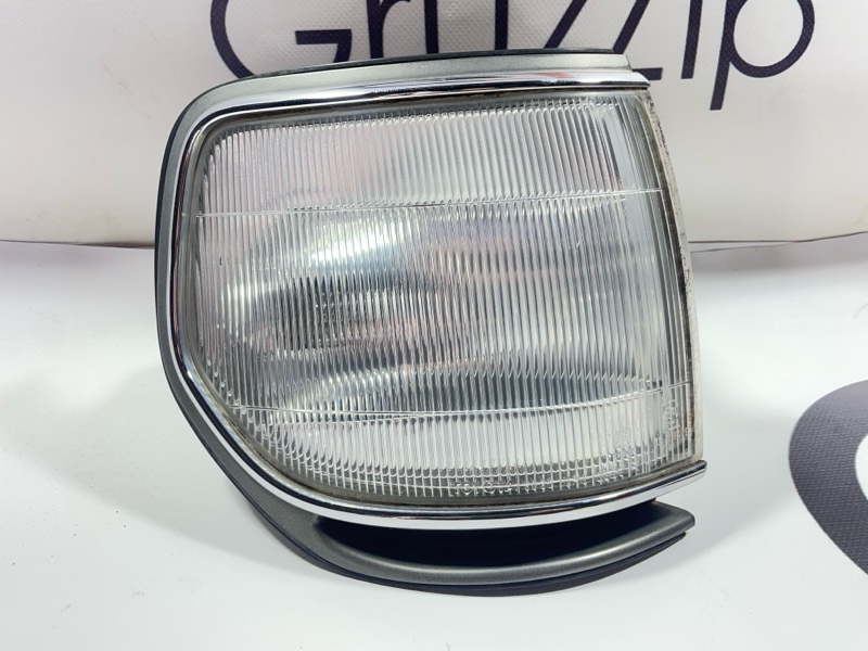 Габарит Toyota Land Cruiser FZJ80G 1FZ-FE 1992 передний правый (б/у)