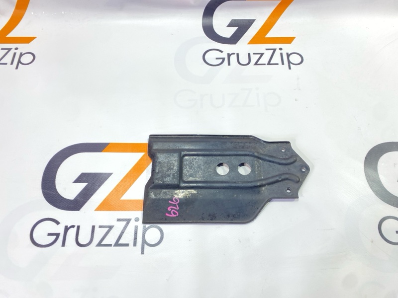 Защита раздаточной коробки Toyota Land Cruiser Cygnus UZJ100W 2UZ-FE 1999 (б/у)