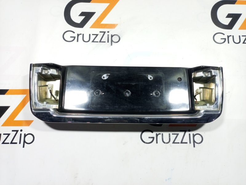 Рамка для номера Toyota Land Cruiser Cygnus UZJ100W 2UZ-FE 1999 (б/у)