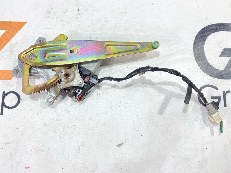 Мотор стеклоподъемника Toyota Land Cruiser Cygnus UZJ100W 2UZ-FE 1999 задний левый (б/у)