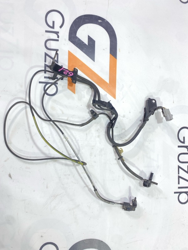 Датчик abs Toyota Land Cruiser UZJ200W 2UZ-FE 2008 задний (б/у)