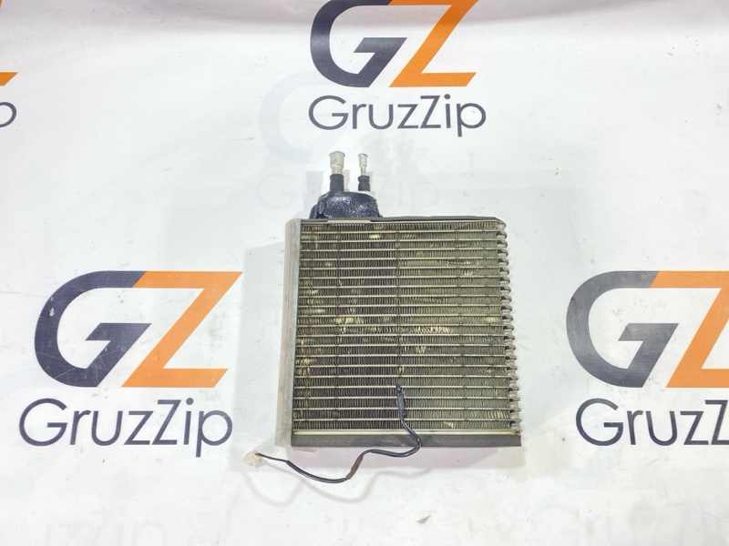 Радиатор кондиционера Toyota Land Cruiser Cygnus UZJ100W 2UZ-FE 1999 (б/у)