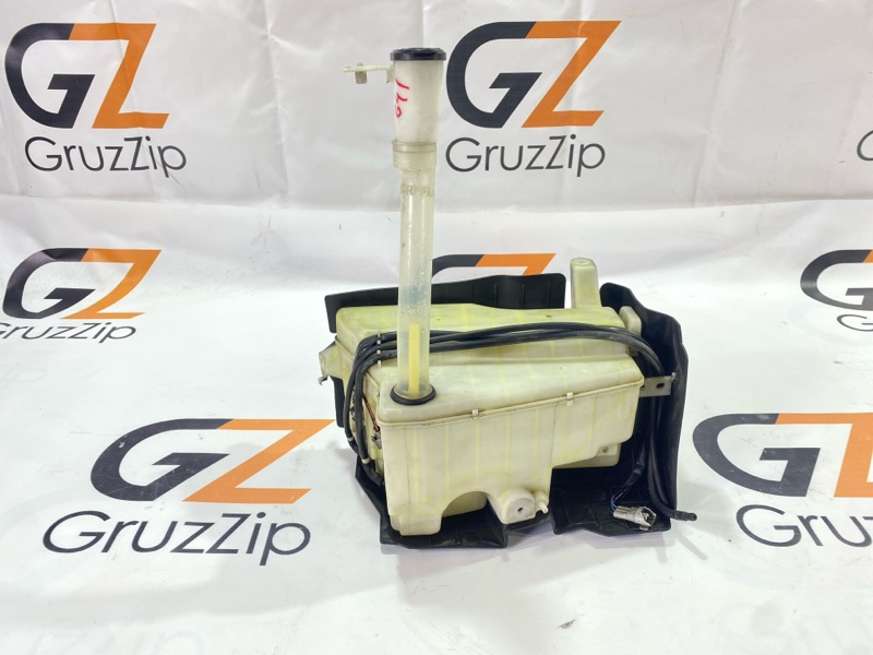 Бачок стеклоомывателя Toyota Land Cruiser Cygnus UZJ100W 2UZ-FE 1999 (б/у)