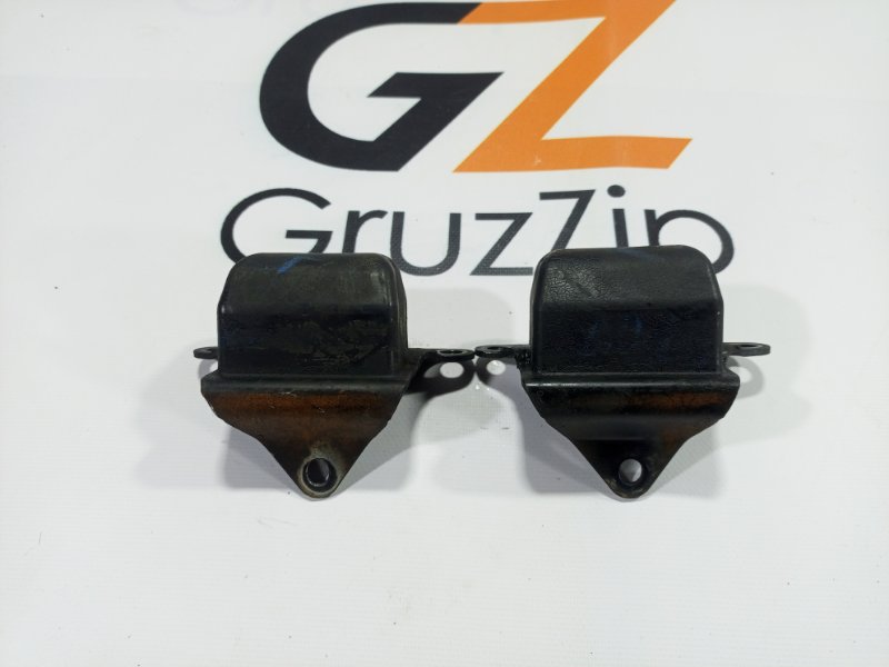 Отбойник моста Toyota Land Cruiser UZJ200W 2UZ-FE 2007 (б/у)