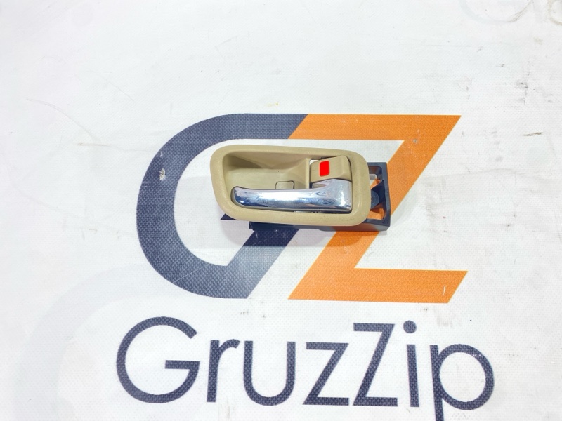 Ручка двери внутренняя Toyota Land Cruiser Cygnus UZJ100W 2UZ-FE 1999 правая (б/у)