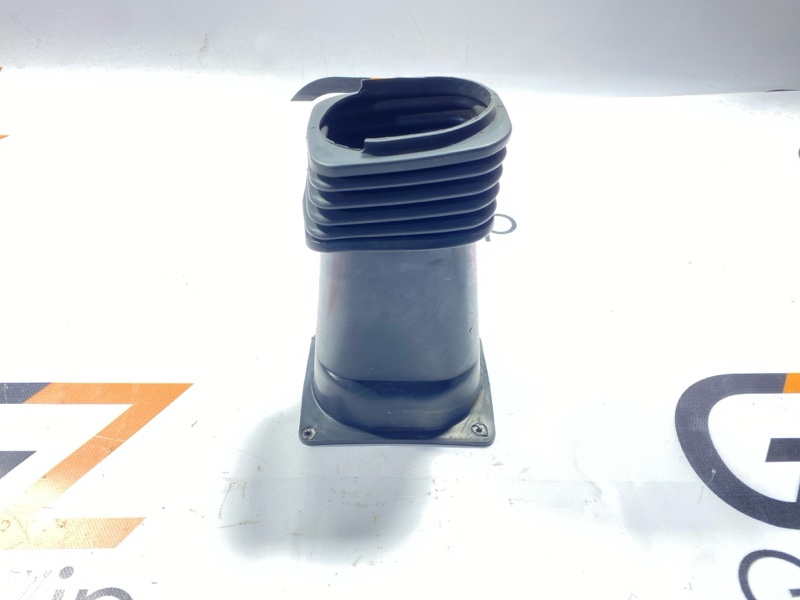 Кожух рулевой колонки Isuzu Giga CXZ72 12PD1 1990 (б/у)