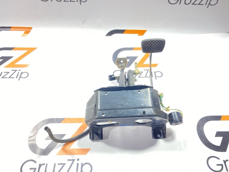 Педаль сцепления Isuzu Giga CXZ72 12PD1 1990 (б/у)