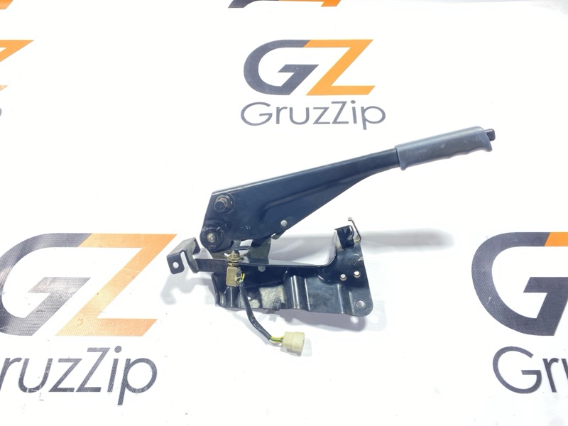 Ручка ручного тормоза Isuzu Giga CXZ72 12PD1 1990 (б/у)