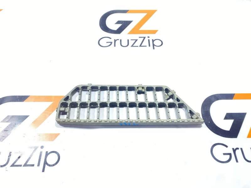 Подножка Isuzu Giga CXZ72 12PD1 1990 левая (б/у)