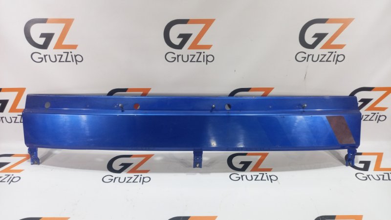 Планка под лобовое стекло Isuzu Giga CXZ72 12PD1 1990 (б/у)