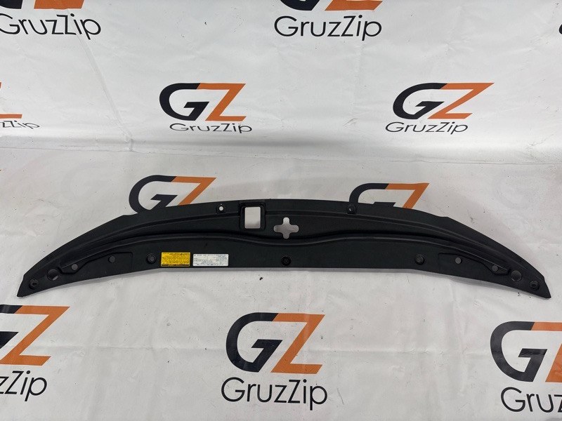 Накладка замка капота Toyota Land Cruiser UZJ200W 2UZ-FE 2008 (б/у)