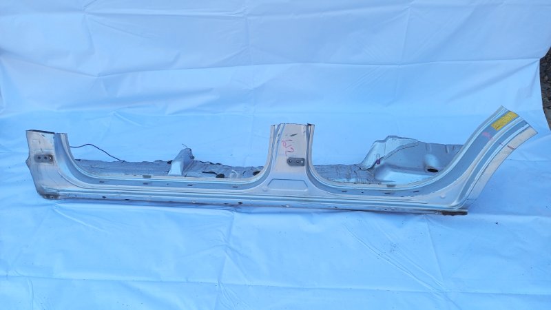 Порог кузовной Toyota Land Cruiser Prado VZJ121W 5VZ-FE 2004 левый (б/у)