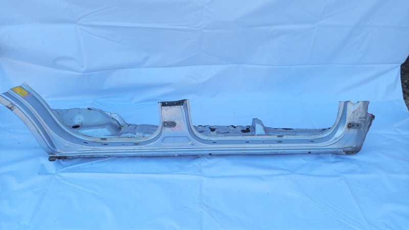 Порог кузовной Toyota Land Cruiser Prado VZJ121W 5VZ-FE 2004 правый (б/у)