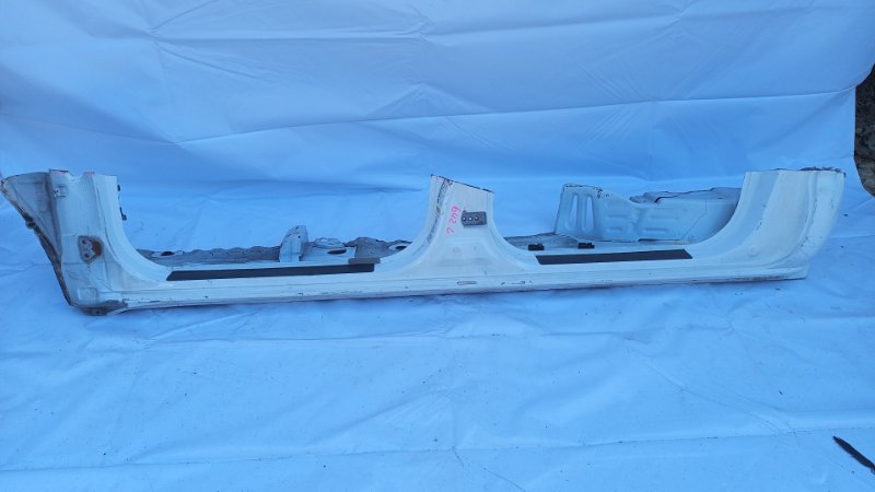Порог кузовной Toyota Tacoma GRN245 1GR-FE 2008 левый (б/у)