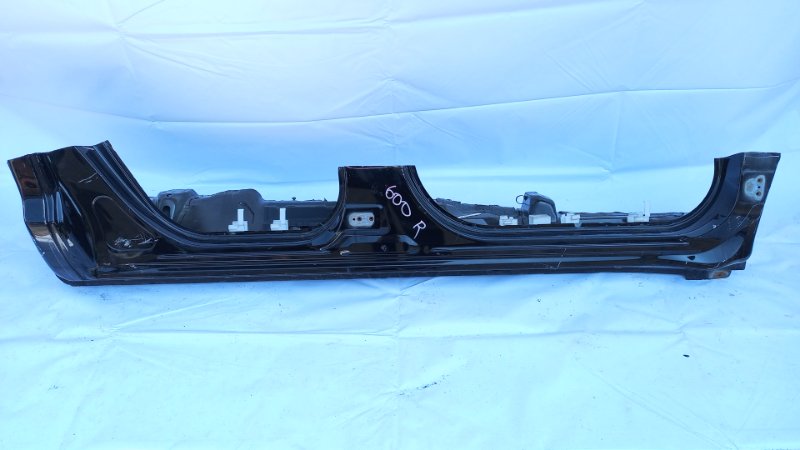Порог кузовной Toyota Tundra USK56L 3UR-FE 2007 правый (б/у)