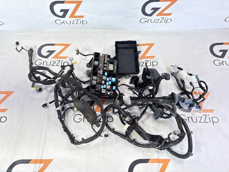 Коса под капотная Toyota Land Cruiser UZJ200W 2UZ-FE 2008 (б/у)