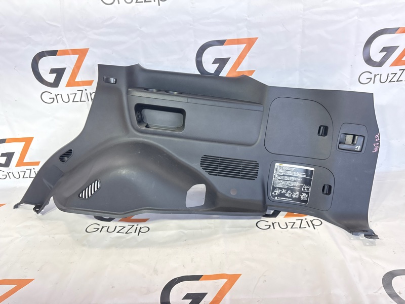 Обшивка багажника Toyota Land Cruiser UZJ200W 2UZ-FE 2008 задняя правая (б/у)
