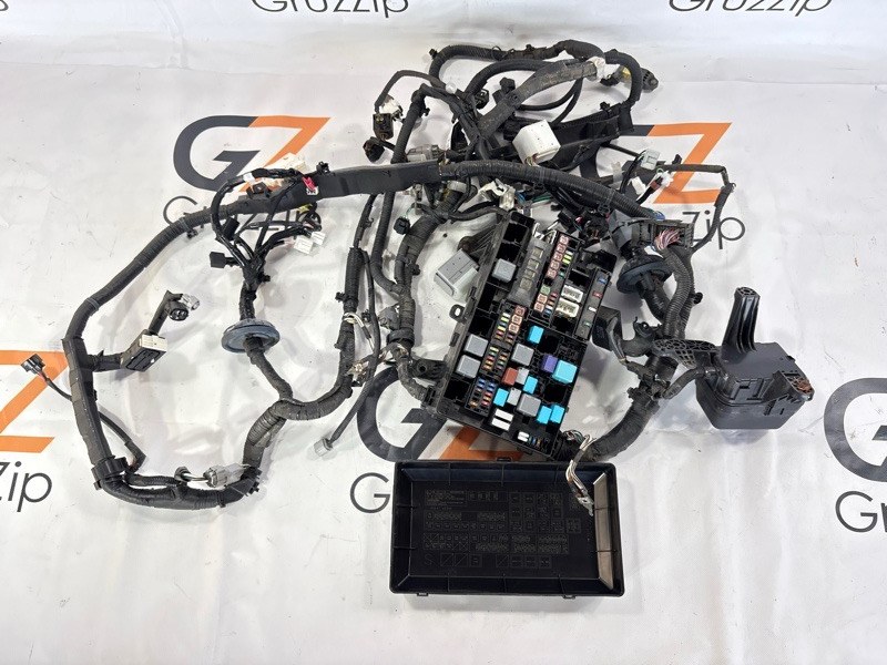 Коса под капотная Toyota Land Cruiser URJ202W 1UR-FE 2012 (б/у)