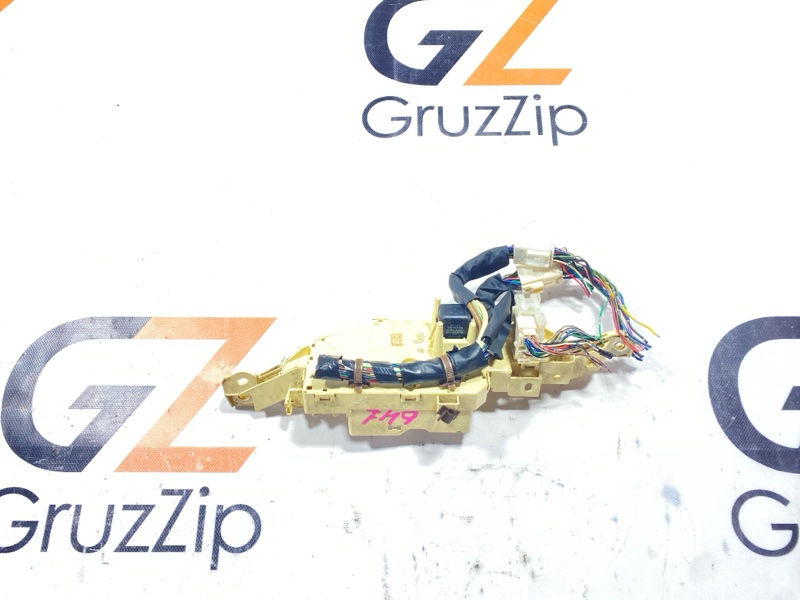 Блок предохранителей салонный Toyota Land Cruiser Cygnus UZJ100W 2UZ-FE 1999 (б/у)