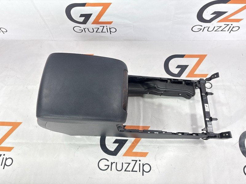 Бардачок между сидений Toyota Land Cruiser UZJ200W 2UZ-FE 2008 (б/у)