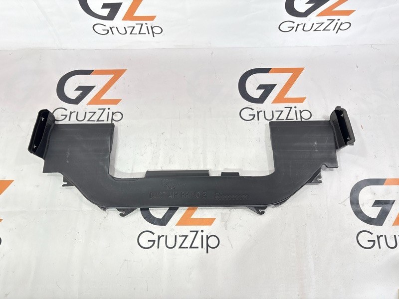 Воздуховод салона Toyota Land Cruiser UZJ200W 2UZ-FE 2008 задний (б/у)
