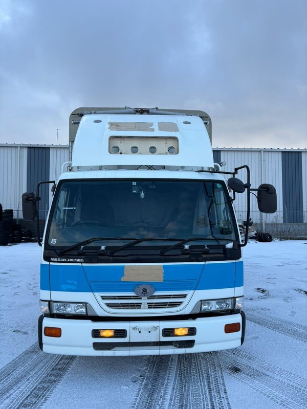 Кабина ( голая ). Nissan Diesel Condor MK25A FE6 2003 (б/у)