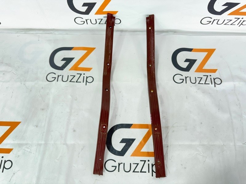 Порожек пластиковый Isuzu Giga CXZ71 10PD1 1990 (б/у)