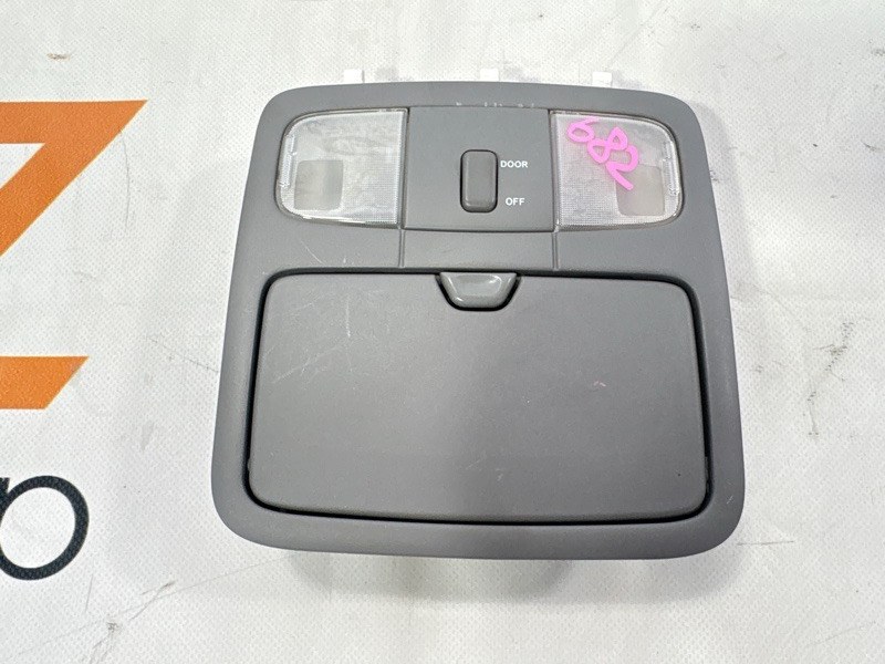Плафон салона Toyota Land Cruiser Prado GRJ120W 1GR-FE 2007 передний (б/у)
