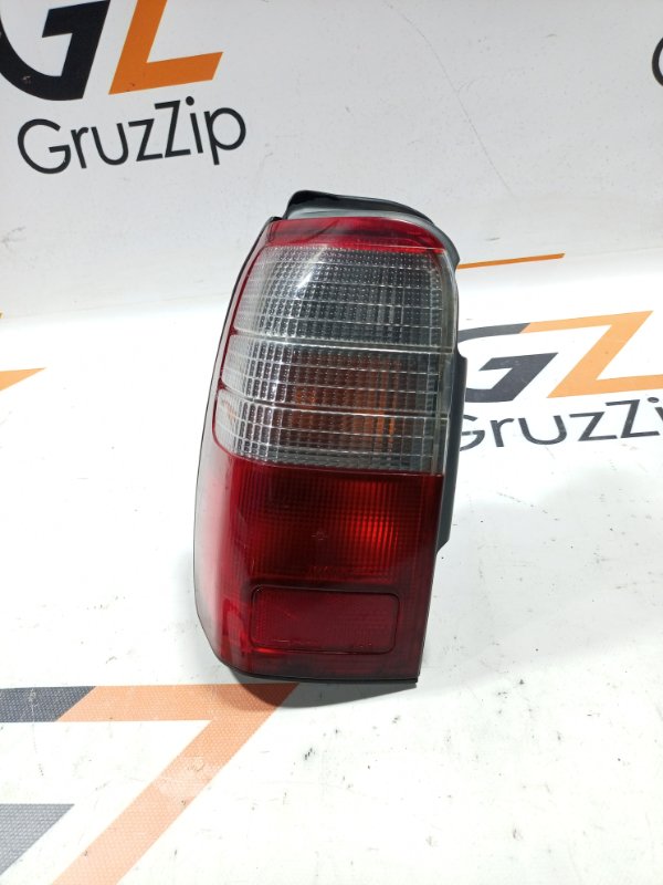 Стоп-сигнал Toyota Hilux Surf KZN185W 1KZ-TE 1996 правый (б/у)