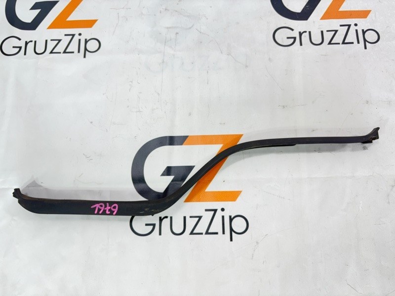 Порожек пластиковый Isuzu Giga CXZ72 12PD1 1992 левый (б/у)