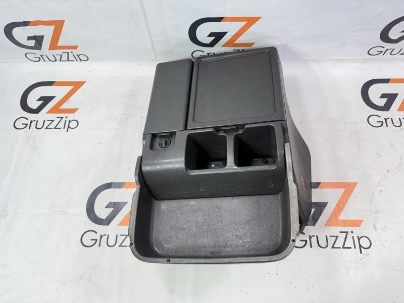 Бардачок между сидений Isuzu Giga CYJ50W2 6WA1 1998 (б/у)