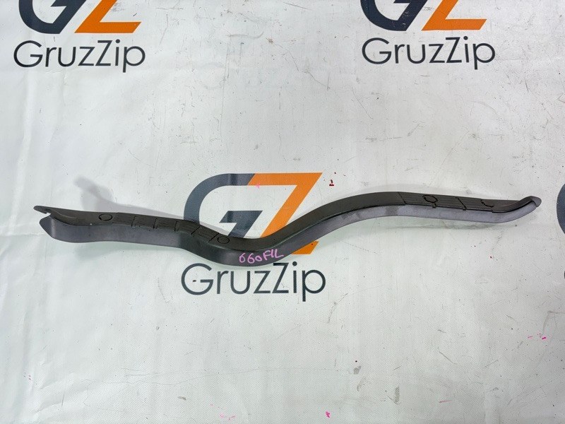 Порожек пластиковый Isuzu Giga CYJ50W2 6WA1 1998 левый (б/у)