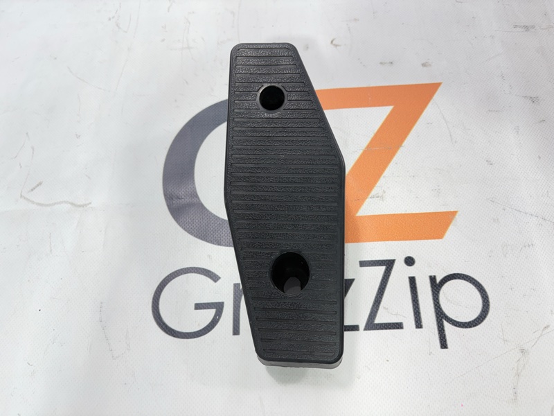 Подставка под ногу Isuzu Giga CYJ50W2 6WA1 1998 (б/у)