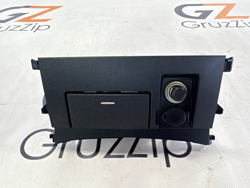 Пепельница Toyota Land Cruiser URJ202W 1UR-FE 2015 (б/у)