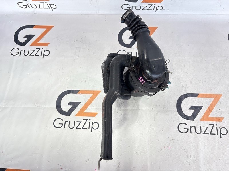 Корпус воздушного фильтра Isuzu Bighorn USB69GW 4JG2 1996 (б/у)