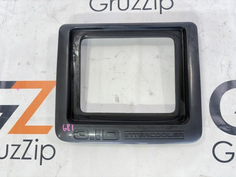 Декоративная крышка двигателя Isuzu Bighorn USB69GW 4JG2 1996 (б/у)