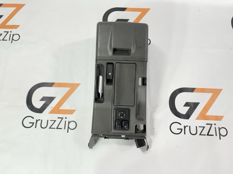 Бардачок между сидений Isuzu Bighorn USB69GW 4JG2 1996 (б/у)