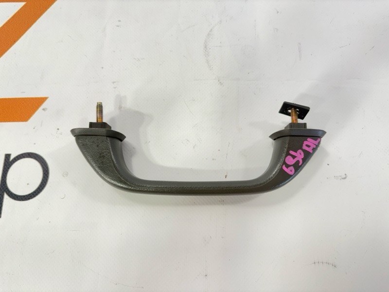 Ручка салона Isuzu Bighorn UBS69GW 4JG2 1996 задняя левая (б/у)