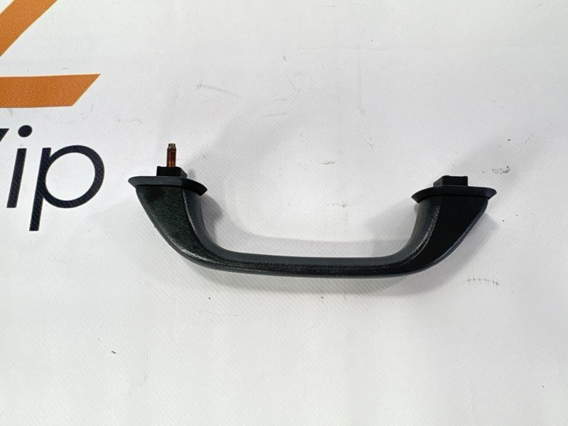 Ручка салона Isuzu Bighorn UBS69GW 4JG2 1996 задняя правая (б/у)