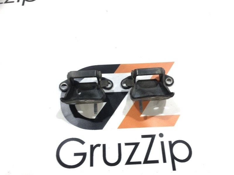 Петля багажника Toyota Land Cruiser Cygnus UZJ100W 2UZ-FE 1999 (б/у)