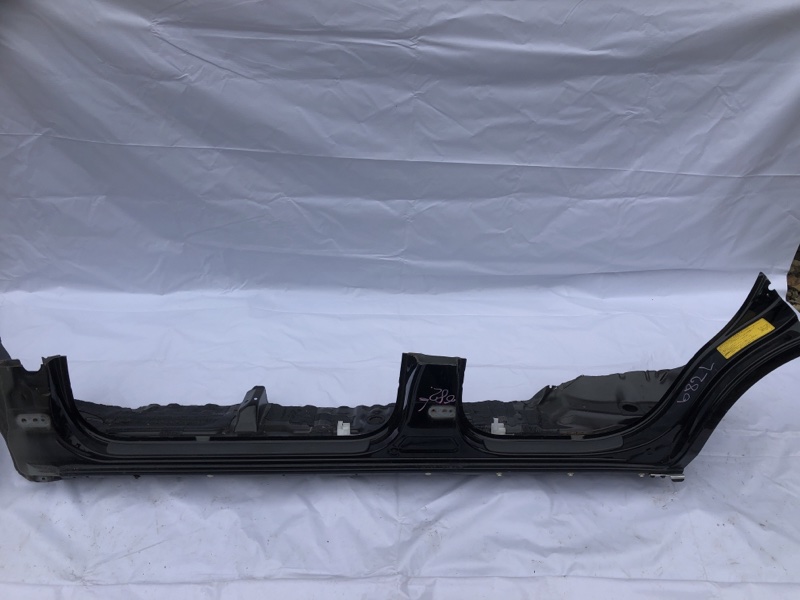 Порог кузовной Toyota Land Cruiser Prado GRJ120W 1GR-FE 2007 левый (б/у)