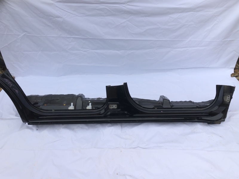 Порог кузовной Toyota Sequoia USK65 3URFBE 2010 правый (б/у)